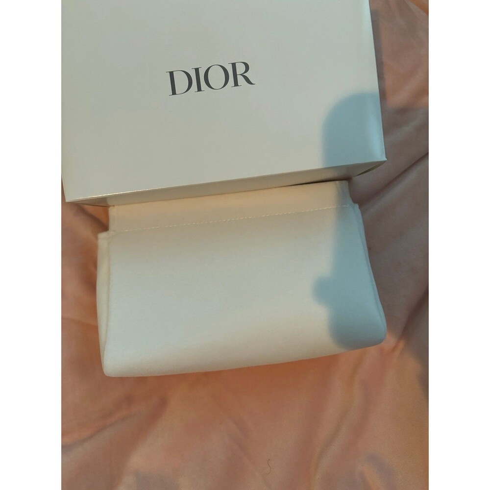 Dior white velvet Trousse - Picture 4 of 6